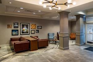 Posezení v ubytování Radisson Hotel Fairview Heights - St Louis