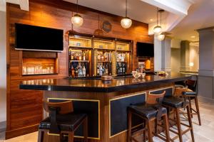 Lounge nebo bar v ubytování Radisson Hotel Fairview Heights - St Louis