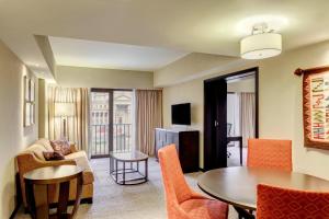 Uma TV ou centro de entretenimento em Sheraton Lima Historic Center