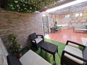 Patio alebo iná vonkajšia časť ubytovania Lovely two bedroom apartment with amazing view