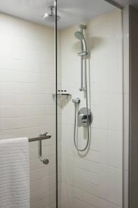 Kylpyhuone majoituspaikassa Delta Hotels by Marriott Fredericton