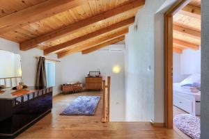 Łóżko lub łóżka w pokoju w obiekcie House Ana