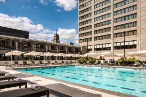 Bazén v ubytování Sheraton Centre Toronto Hotel nebo v jeho okolí