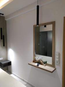A bathroom at Studios Periklis