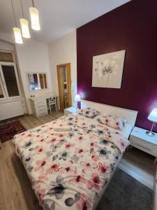 Postel nebo postele na pokoji v ubytování Studio Midtown