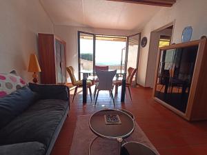 Posezení v ubytování Villa 3 chambres vue mer Valcros