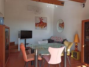 TV a/nebo společenská místnost v ubytování Villa 3 chambres vue mer Valcros