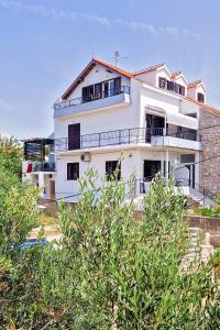 Το κτήριο όπου στεγάζεται  το διαμέρισμα