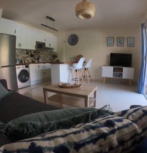 Kuchyň nebo kuchyňský kout v ubytování Apartamento Ro-Ro Valle Gran Rey