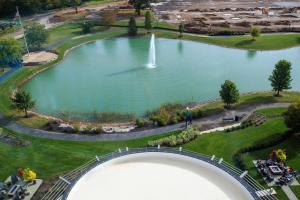 Sundlaugin á Renaissance Columbus Westerville-Polaris Hotel eða í nágrenninu
