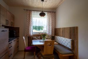 Eldhús eða eldhúskrókur á Einfach Leben - Urlaub in den Bergen