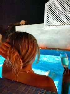 Басейн в The Muses of Santorini Private Jacuzzi Suites або поблизу