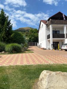 Splošen pogled na gorovje oz. razgled na gore, ki ga ponuja gostišče
