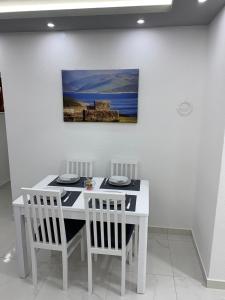 Ruang makan di apartemen