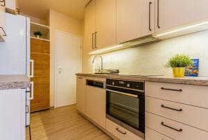 Roomy apartment 80sqm at city center FREE PARKING space, AC & balcony 1094 Budapest, 17 Liliom utca 5th floor 1. kép - 2
