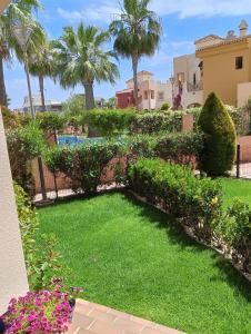 Ogród w obiekcie Casa Irina & Elena 2bed 2bath