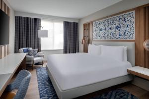 Postel nebo postele na pokoji v ubytování Austin Marriott South