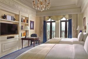 Postel nebo postele na pokoji v ubytování The Ritz-Carlton, Tianjin