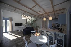 Μια τηλεόραση ή/και κέντρο ψυχαγωγίας στο Ciel Villa