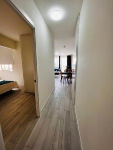 Łóżko lub łóżka w pokoju w obiekcie Apartamento perla marina