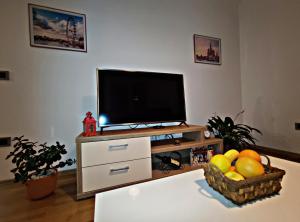 TV a/nebo společenská místnost v ubytování Glušac Lux