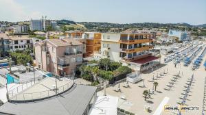 Γενική άποψη της πόλης Marcelli ή θέα της πόλης από  αυτή η παραθεριστική κατοικία