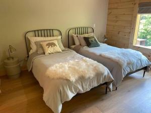 Postel nebo postele na pokoji v ubytování WoodHunterHome + 60 fotografií
