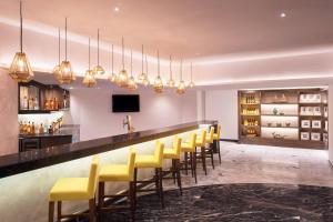The lounge or bar area at Four Points By Sheraton Visakhapatnam