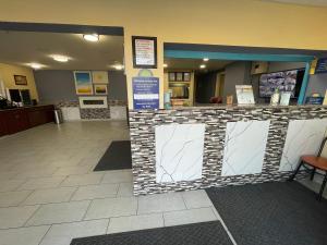 Lobbyn eller receptionsområdet på Days Inn by Wyndham Holladay