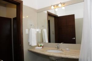 Et badeværelse på Hotel Hostal del Espinillo