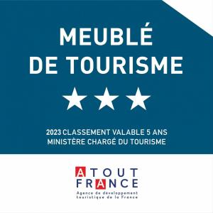 莫爾萊的住宿－Aux Vieilles Murailles • Charmante maison & cour，白星活动的海报