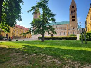 Vonkajšia záhrada v ubytovaní Downtown Studio Apartman