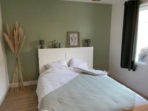 Photo de la galerie de l'établissement La chambre verte, à Bédée