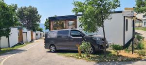 Gallery image of Mobile home KMZ in Selce