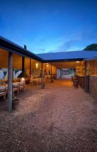 Budova, kde se chata nachází