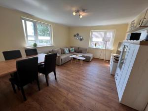 Kuchyň nebo kuchyňský kout v ubytování Kugelbake Bantje Wohnung 2