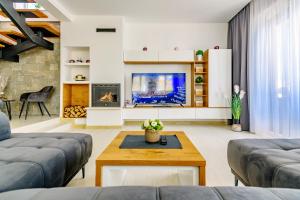 Χώρος καθιστικού στο Luxury Stone villa with pool - Briševo