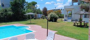 Πισίνα στο ή κοντά στο Mega pool and BBQ villa