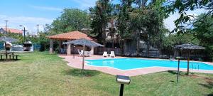 Πισίνα στο ή κοντά στο Mega pool and BBQ villa
