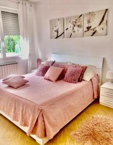 מיטה או מיטות בחדר ב-Lovely Apartment Bergamo