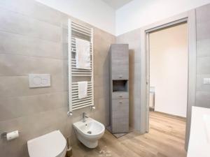 Ένα μπάνιο στο San Pietro Panoramic House +30 φωτογραφίες