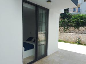 Kép Stone House Aparts 1 plus 1 mit Poolterrasse Kalkan No 1 szállásáról Kaşban a galériában