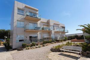 Tòa nhà nơi căn hộ tọa lạc