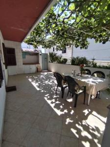 Patio nebo venkovní prostory v ubytování APARTMENTS ANDREA