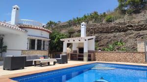 Bazén v ubytovaní Casa Rural Villa Arylex alebo v jeho blízkosti