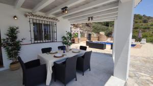 Bazén v ubytovaní Casa Rural Villa Arylex alebo v jeho blízkosti