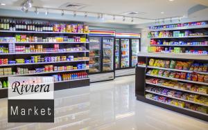 Supermarket nebo jiné obchody v  hotelu nebo okolí