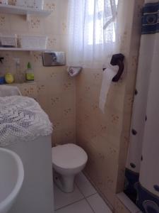 Bilik mandi di Loft Sossêgo centro/Guarapari +14 gambar