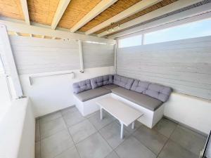 Φωτογραφία από το άλμπουμ του Quiet 2-bedroom sea view villa with shared pool σε Mármara