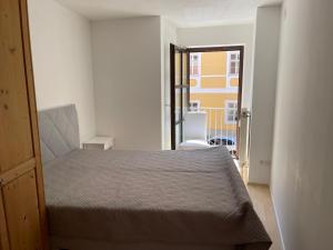 Легло или легла в стая в Helle Zwei-Zimmer-Stadt-Wohnung am Bismarkplatz mit Tiefgarage